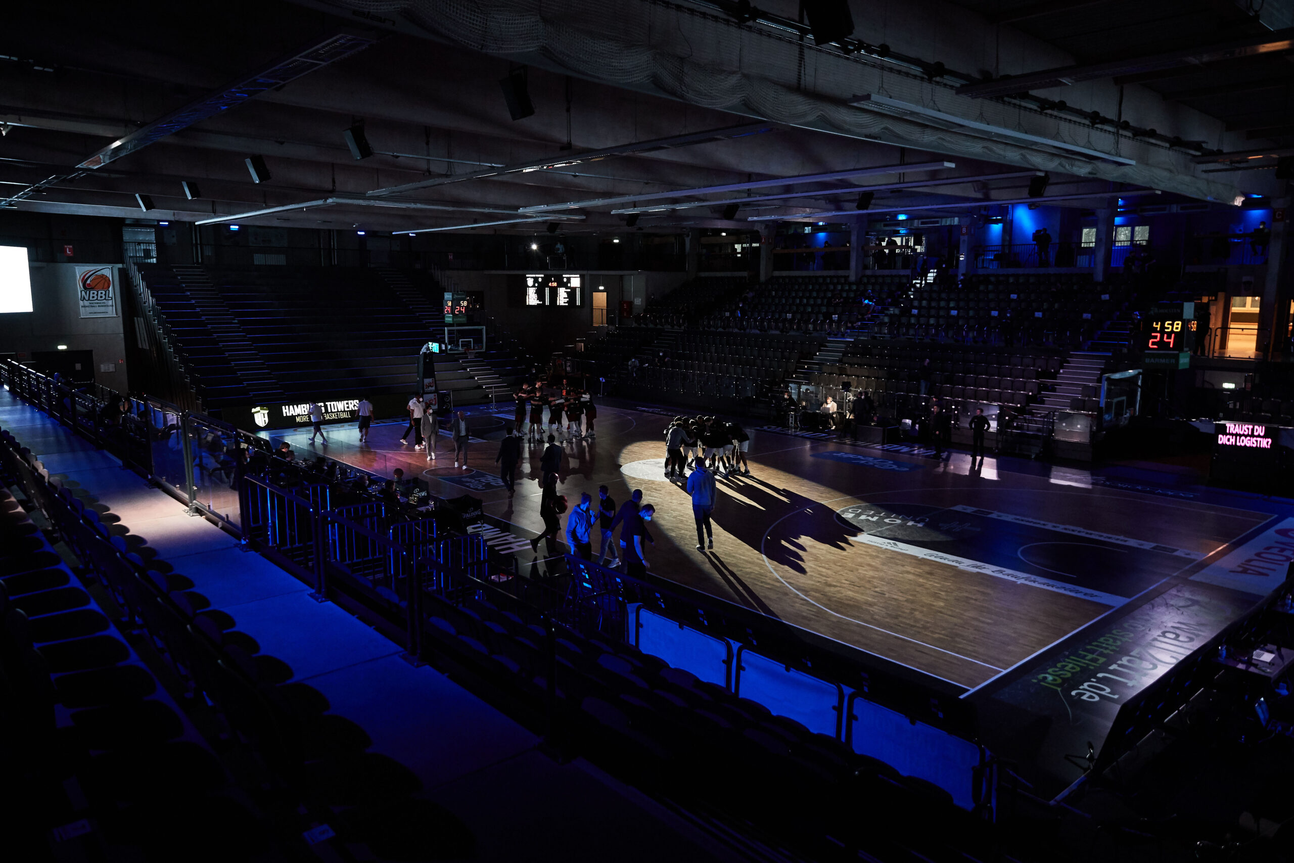 Totale Inselpark Arena abgedunkelt