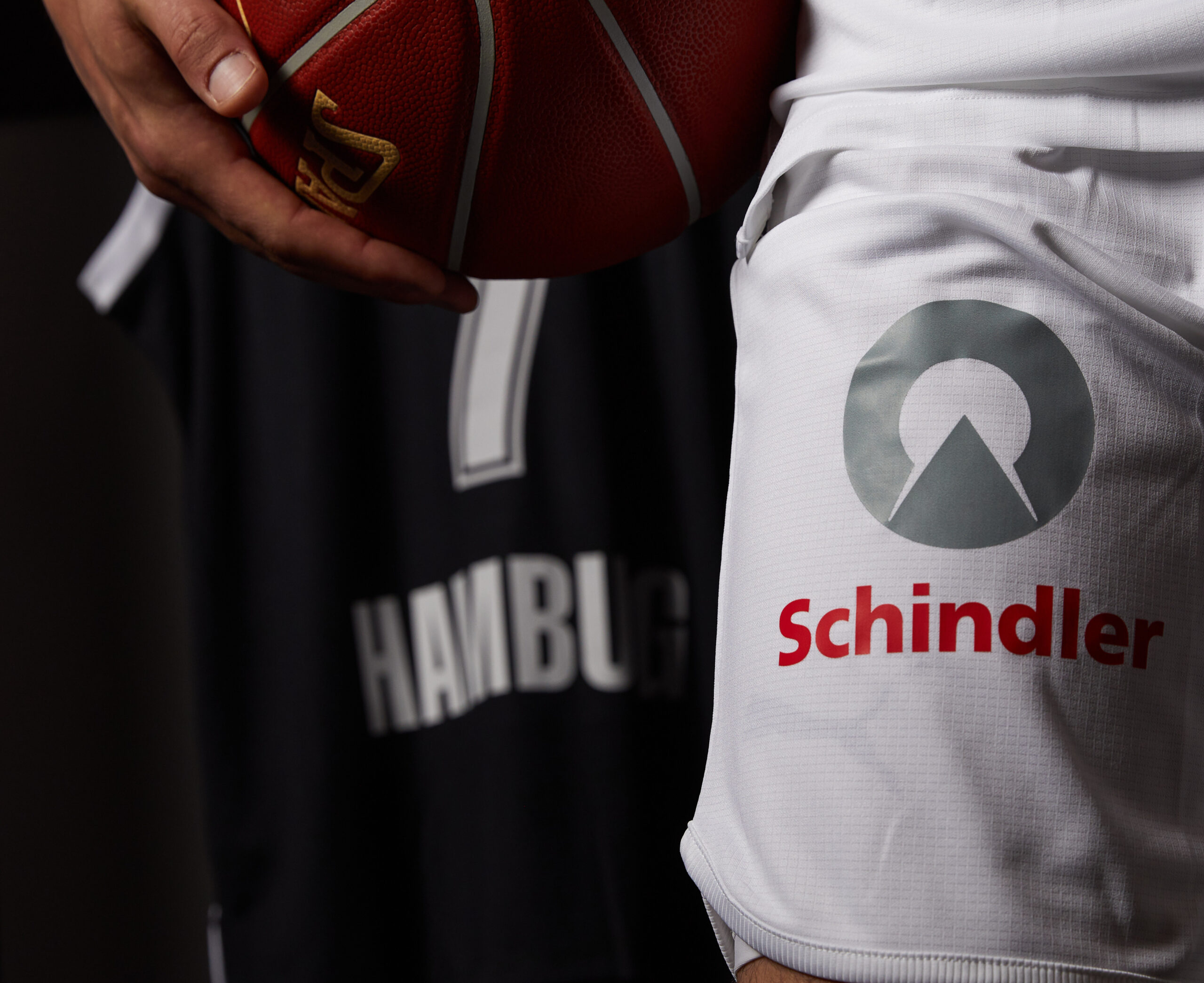 Logo Schindler auf Trikothose