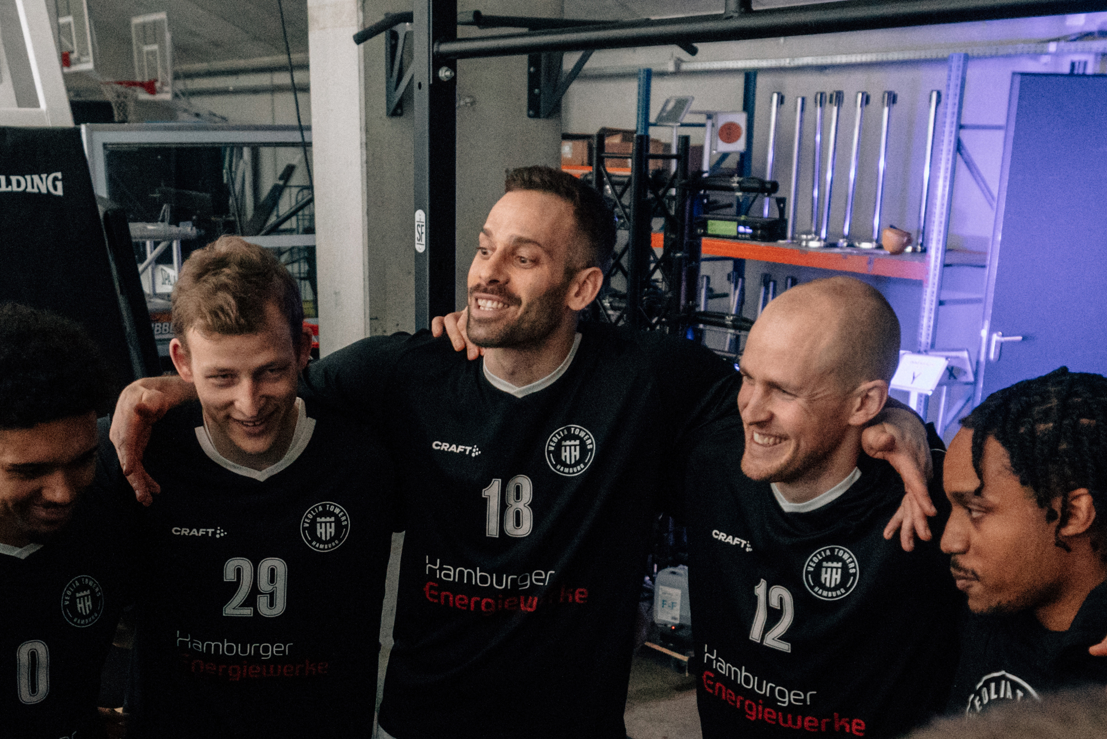 Jonas Wohlfarth-Bottermann Arm in Arm mit Seth Hinrichs