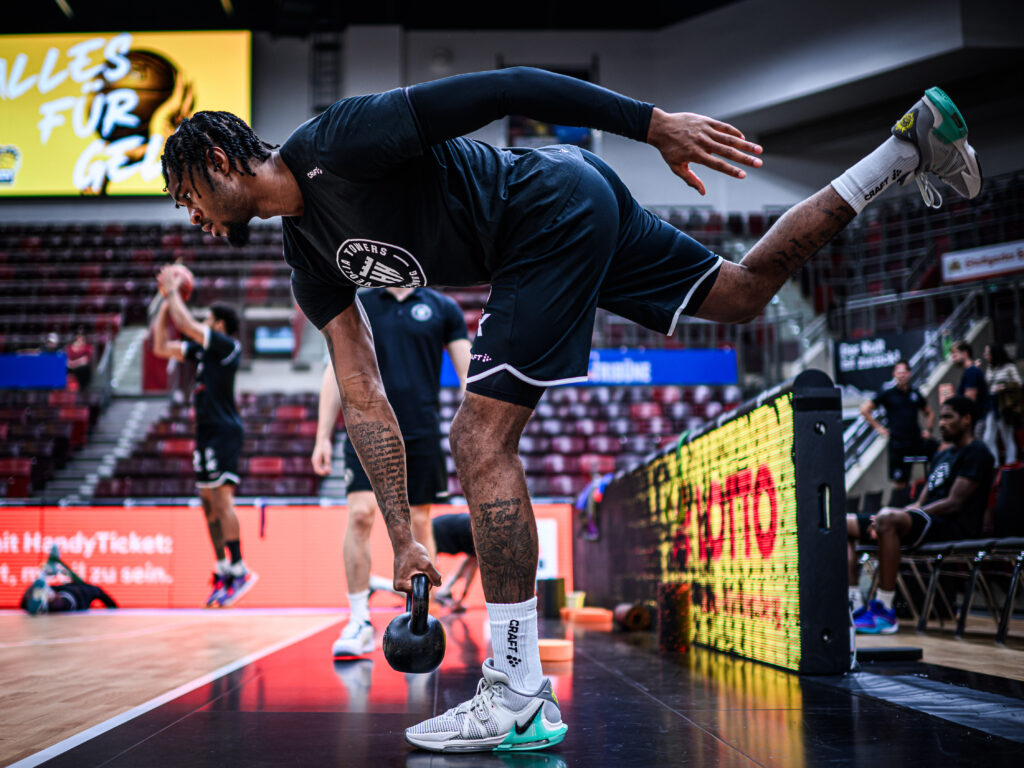 VJ KIng beim Warm-Up in Ludwigsburg