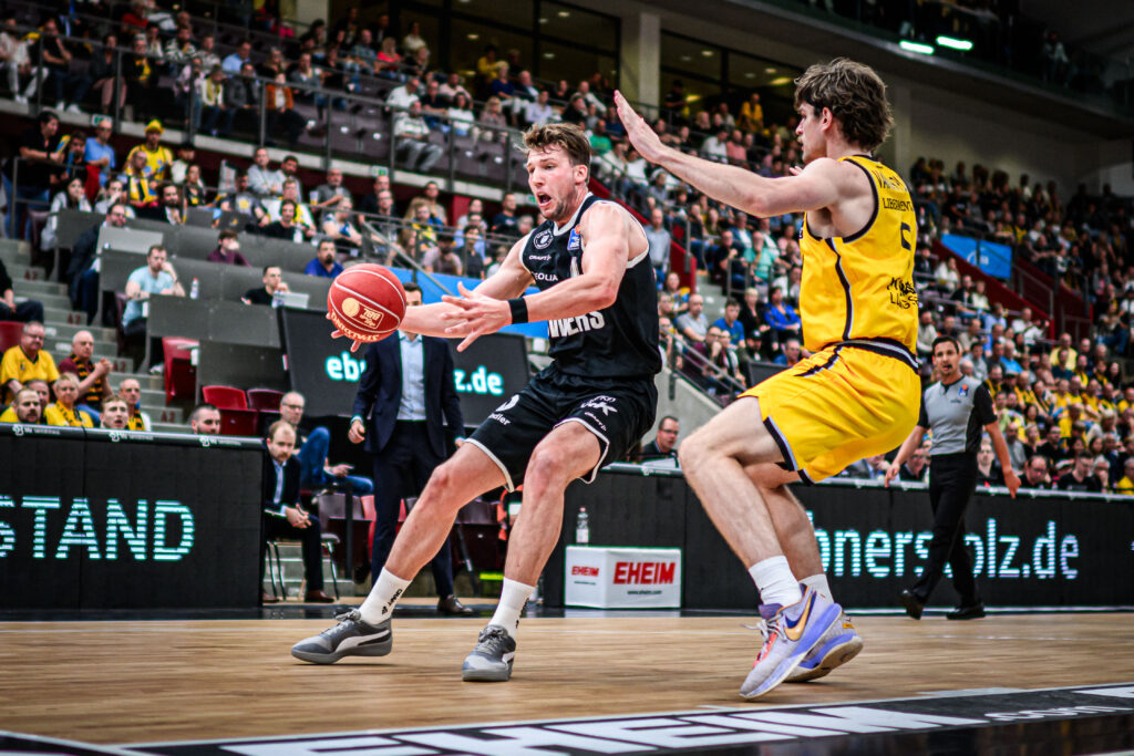 Lukas Meisner Dribbling in Ludwigsburg