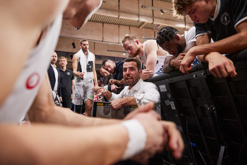 Head Coach Benka Barloschky Ansprache gegen Würzburg