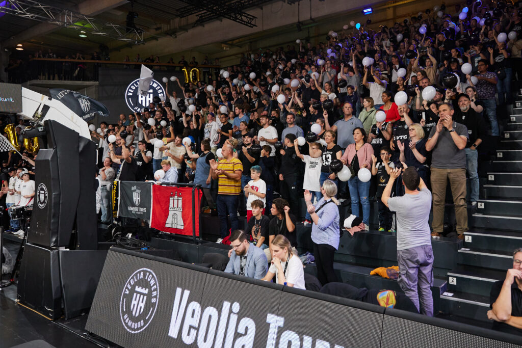 Choreographie des Hamburg Towers Fanclub gegen Würzburg