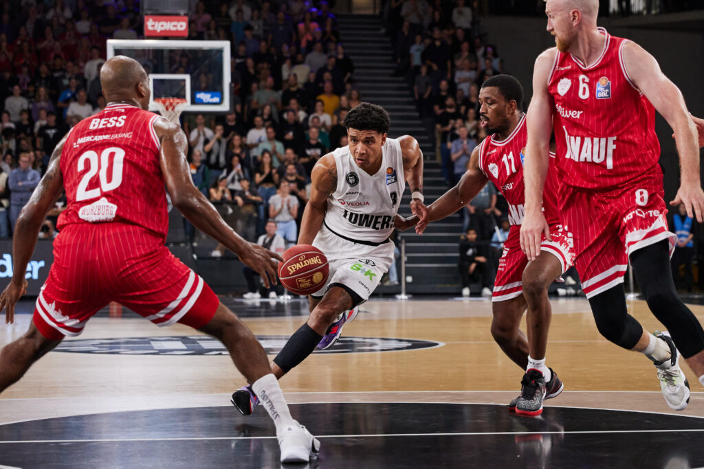 Drive Mark Hughes gegen Würzburg