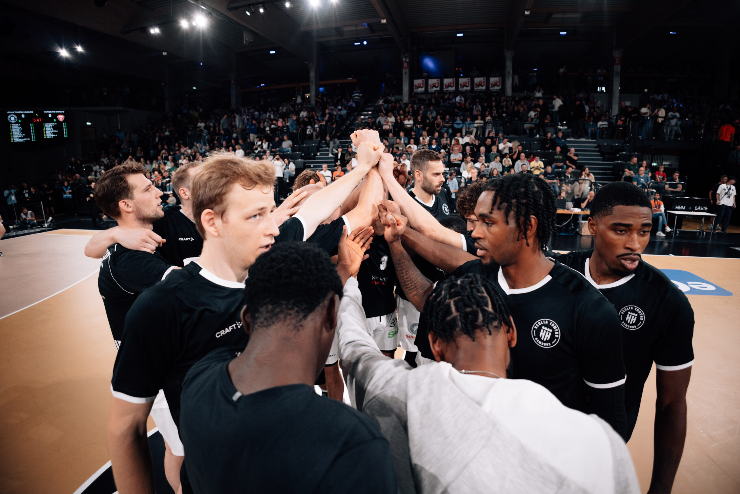 Teamhuddle vor Spiel gegen Würzburg