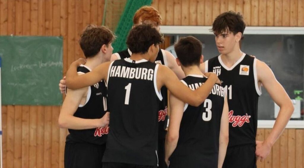 Team Huddle JBBL