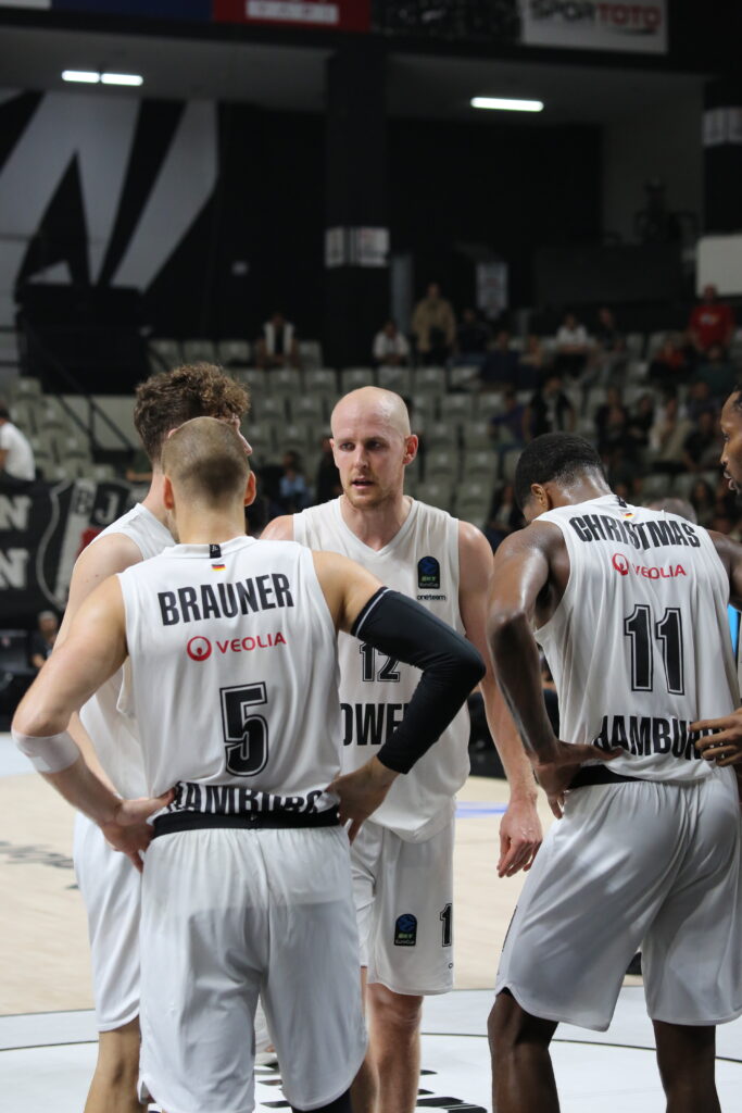 Huddle in Istanbul