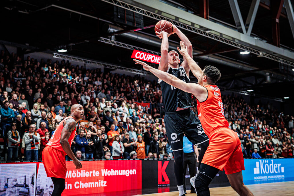 Wurf Seth Hinrichs in Chemnitz