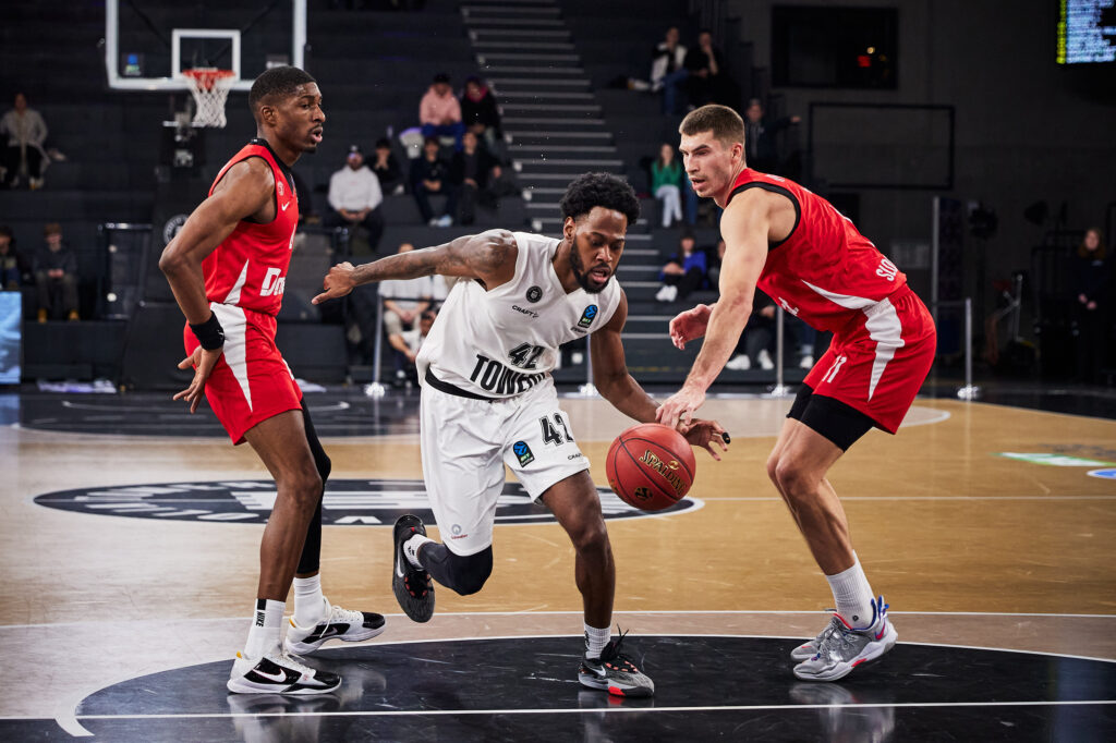 Zug zum Korb Aljami Durham gegen Prometey