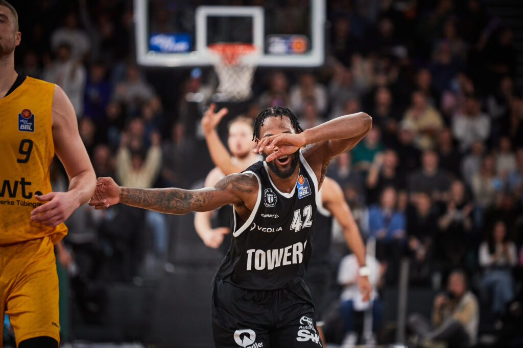 Jubelgeste Aljami Durham gegen Tübingen