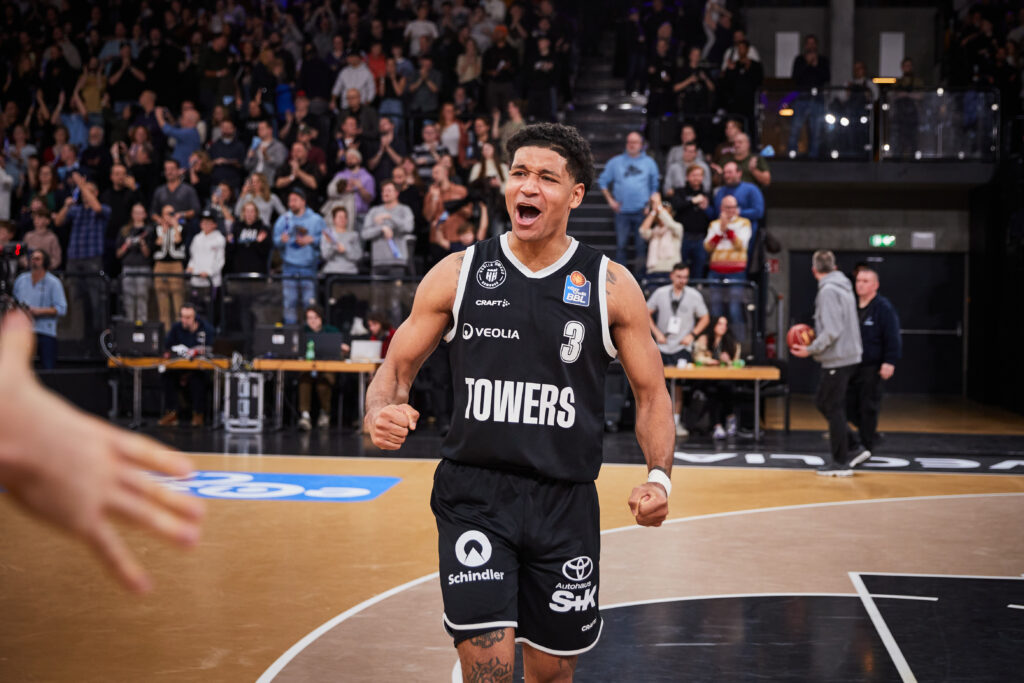 Jubelschrei Mark Hughes gegen Tübingen