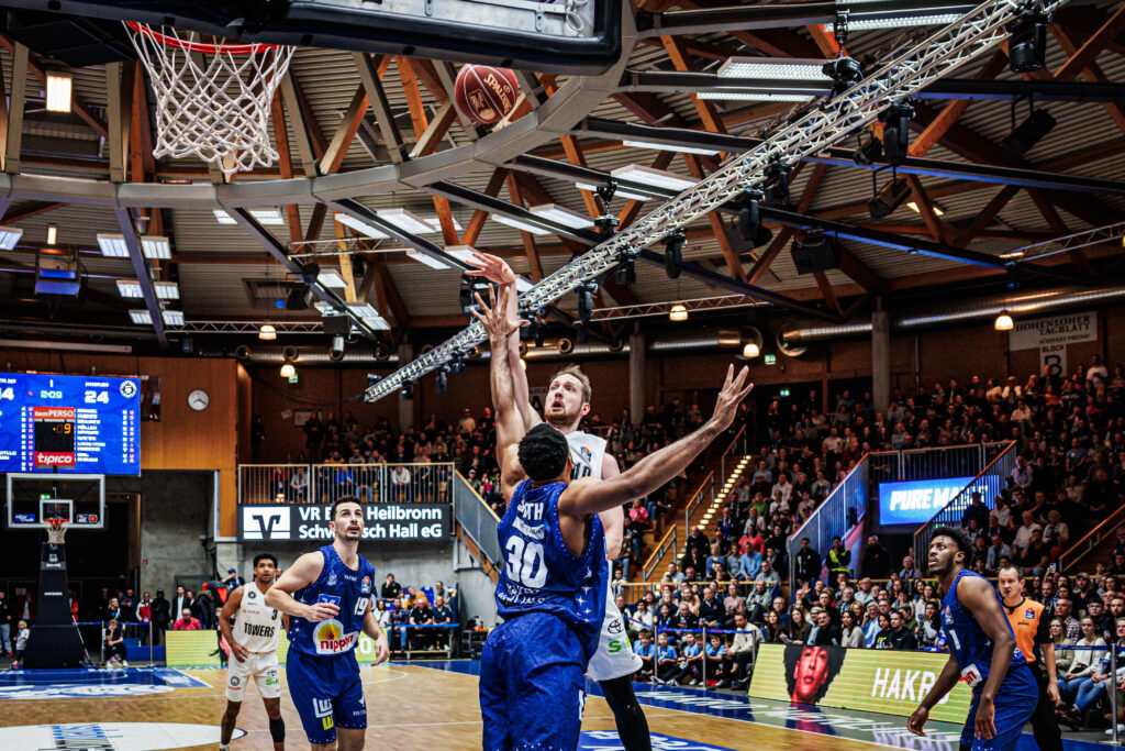 Wurf Aleksander Dziewa in Crailsheim