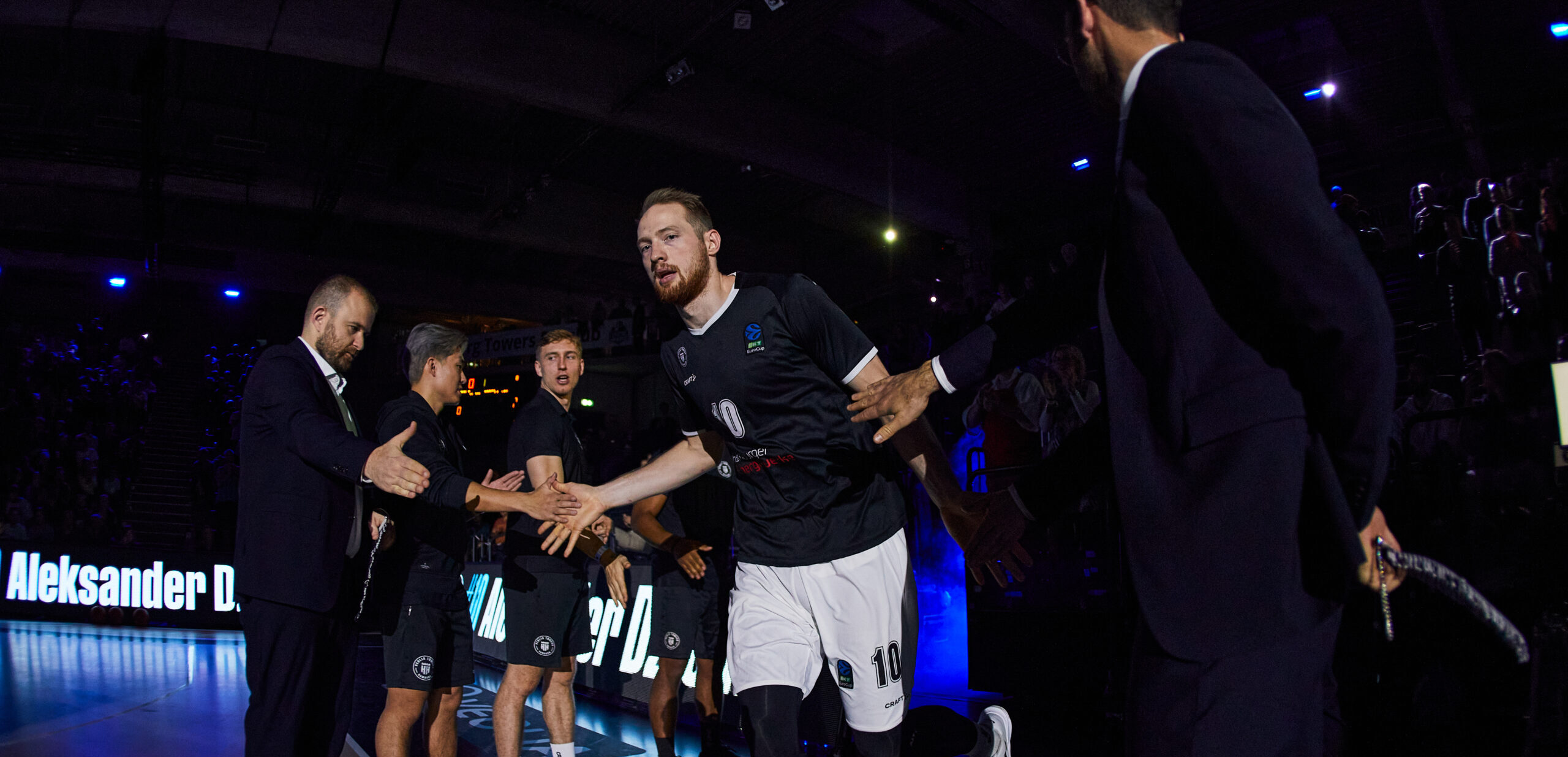 EuroCup Einlauf Aleksander Dziewa