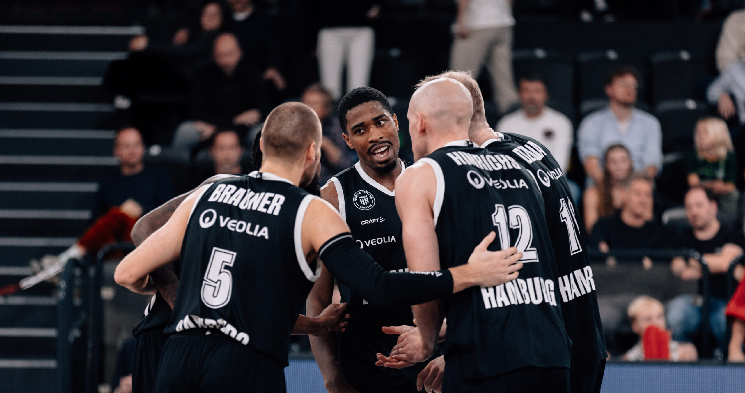 Team Huddle Towers gegen Bamberg