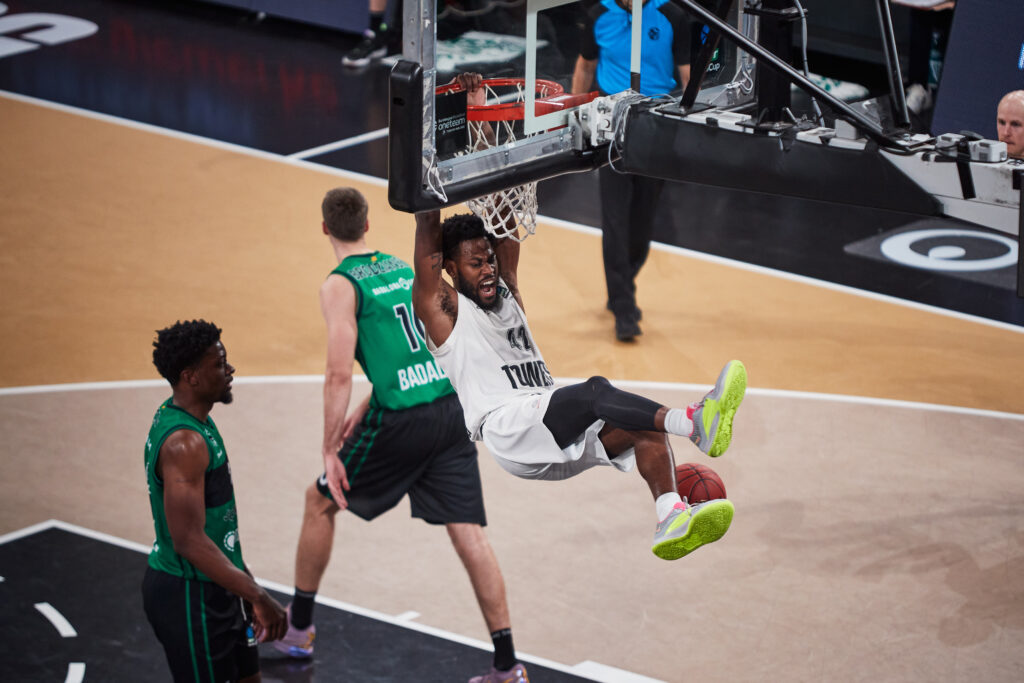 Dunk Aljami Durham gegen Badalona