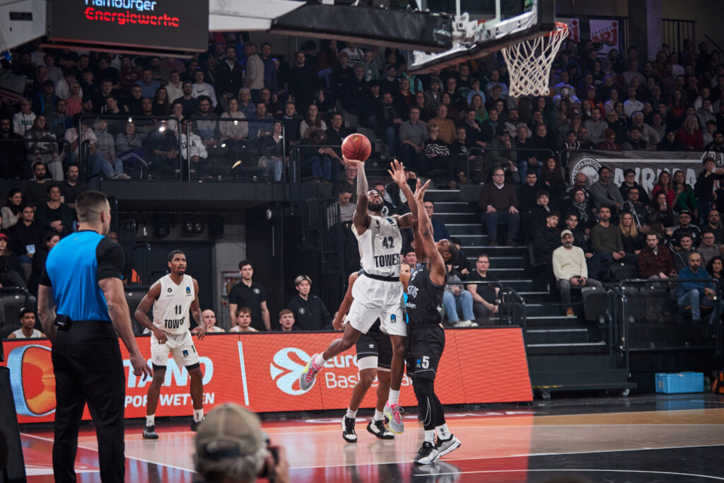 Drive Aljami Durham gegen Besiktas