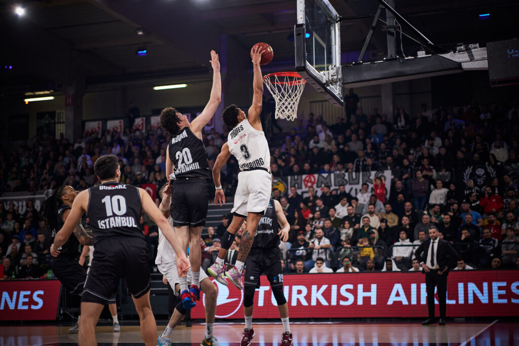 Dunk Mark Hughes gegen Besiktas
