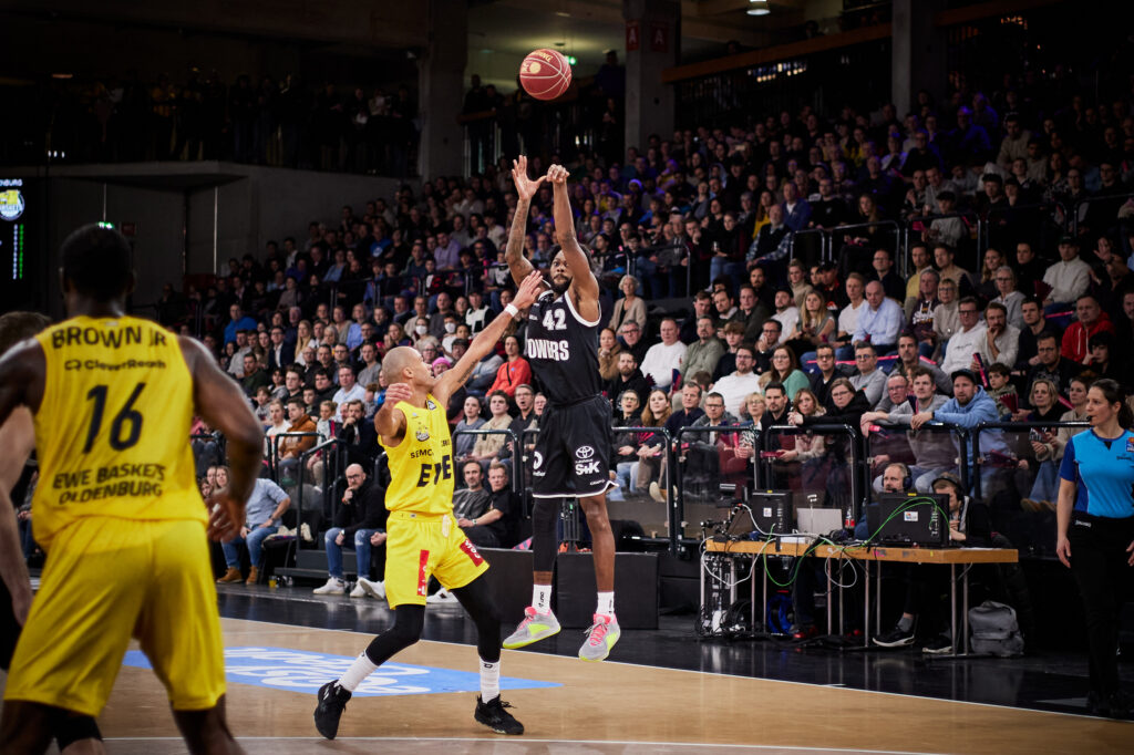 Dreier Aljami Durham gegen Oldenburg