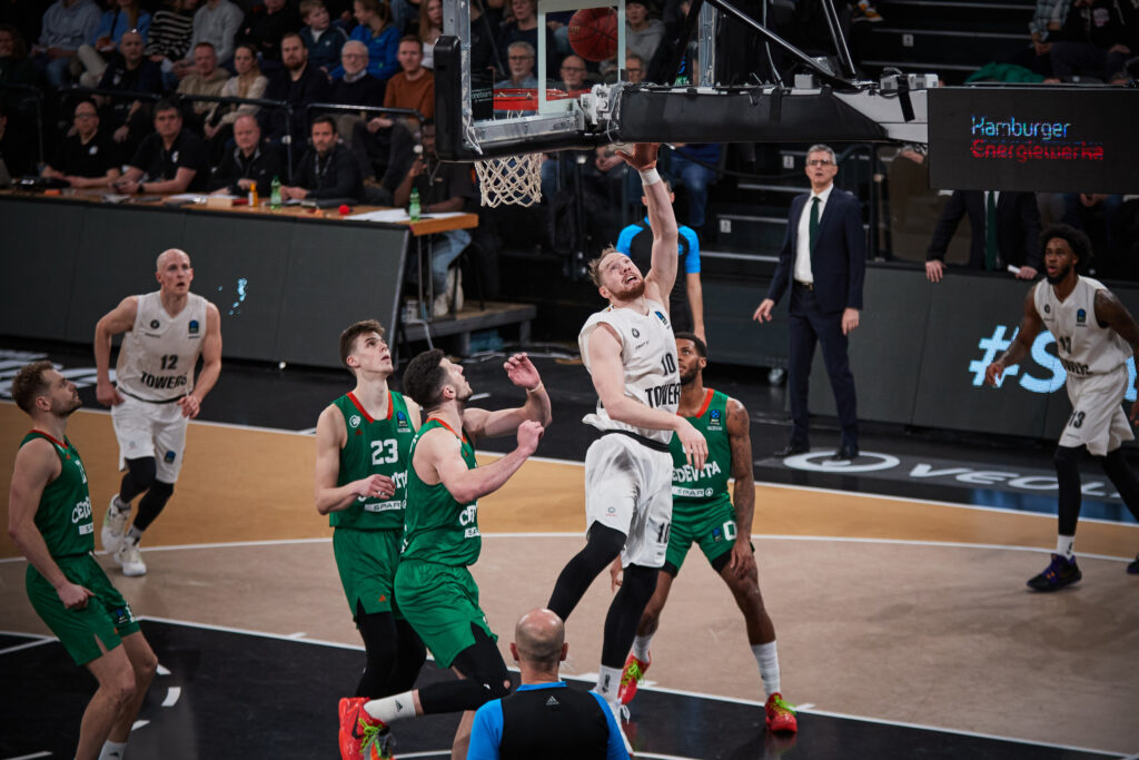 Abschluss Aleksander Dziewa gegen Ljubljana