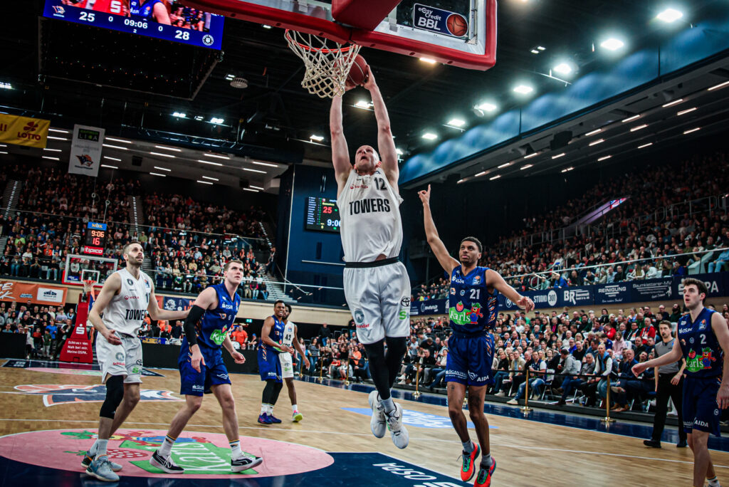 Dunk Seth Hinrichs in Rostock
