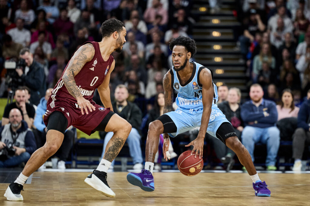 Aljami Durham am Ball