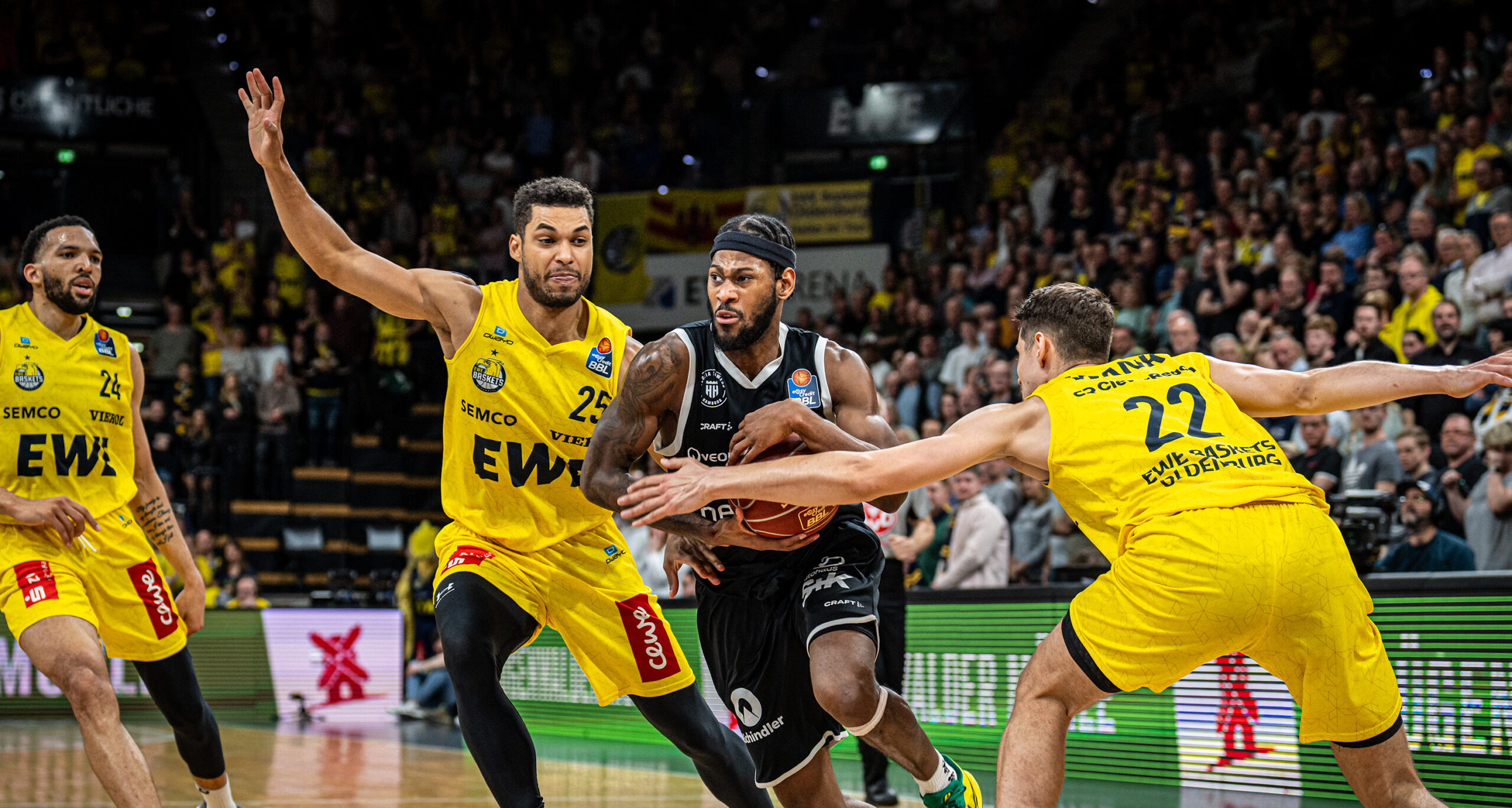 Aljami Durham am Ball in Oldenburg