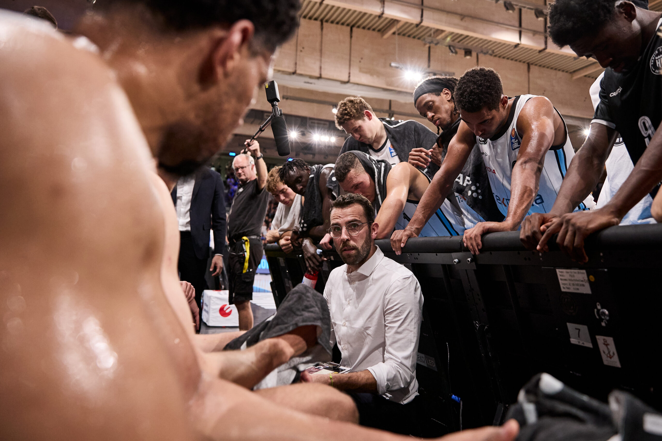 Benka Barloschky und Team während einer Auszeit