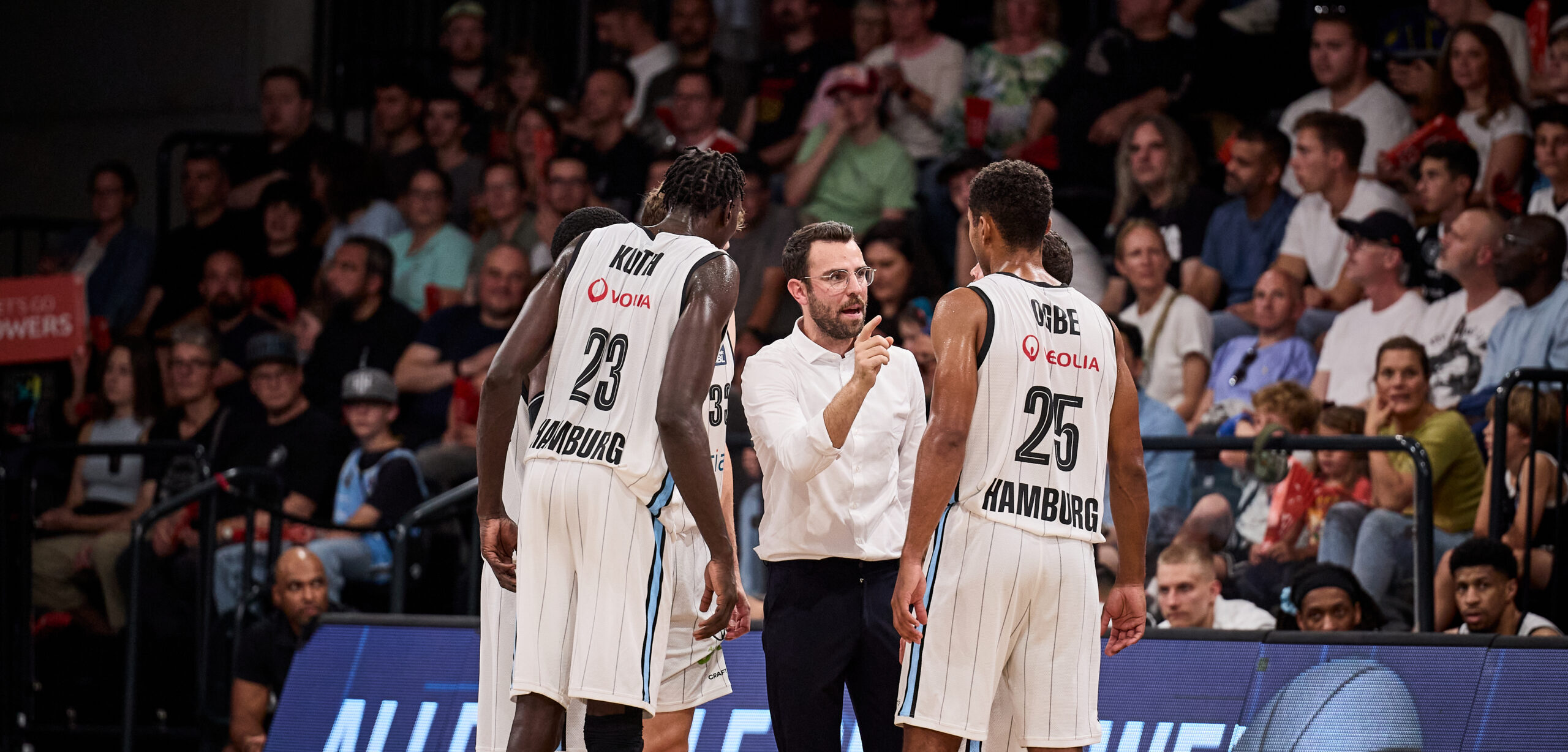 Kur Kuath und Kenneth Ogbe im Gespräch mit Benka Barloschky
