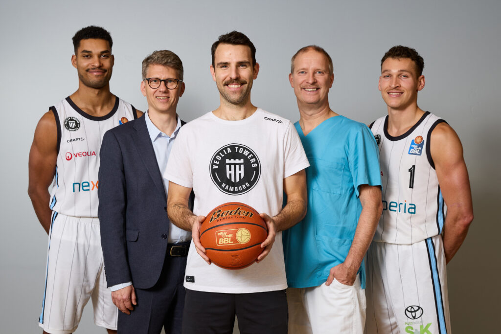 Kenneth Ogbe, Prof. Dr. Sönke Arlt, Benka Barloschky, Dr. med. Henrik Zecha und Brae Ivey von links nach rechts