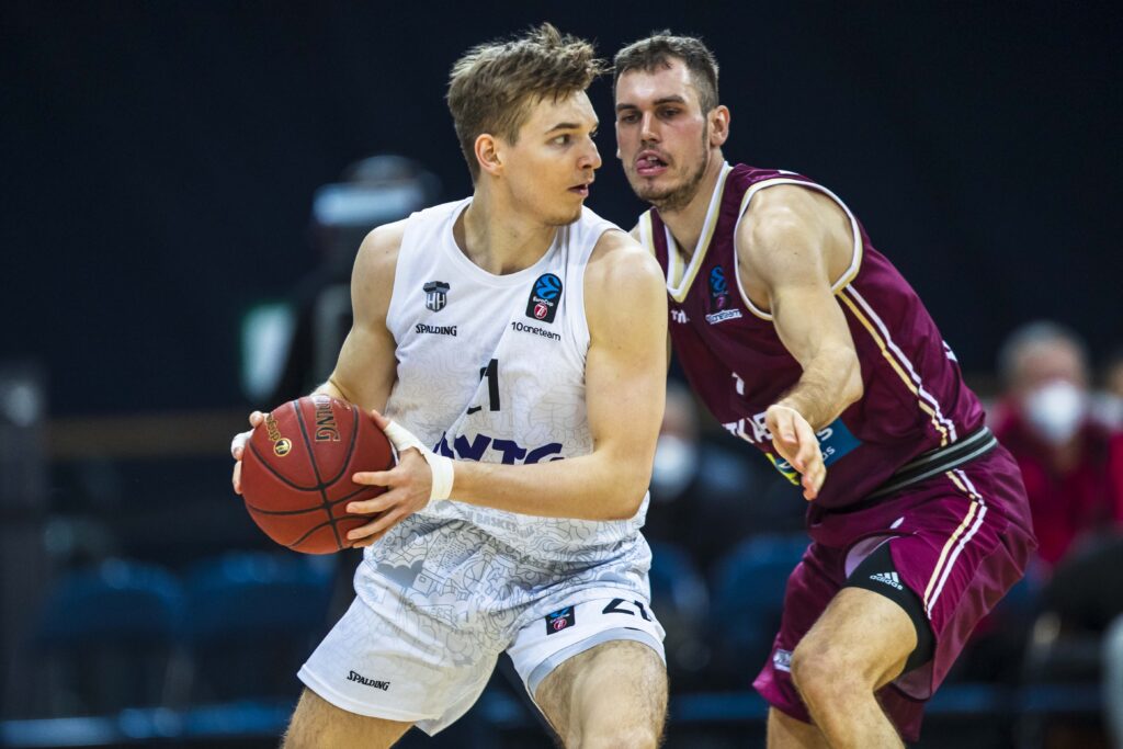 Justus Hollatz im Hamburger Trikot gegen Lietkabelis