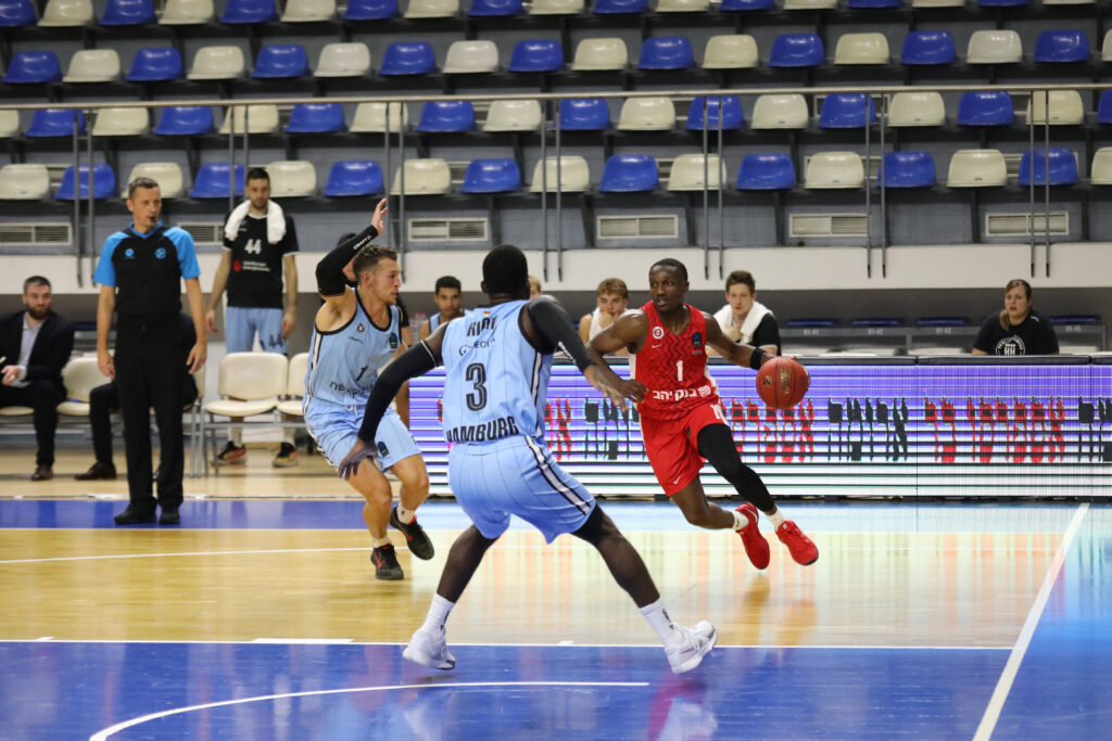 Jerusalems Jared Harper gegen Brae Ivey und Osaro Rich