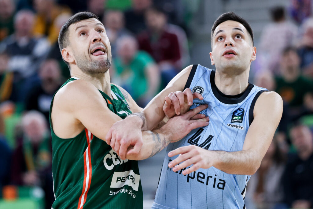 Andrija Stepanovic und Benedikt Turudic im direkten Duell in Ljubljana