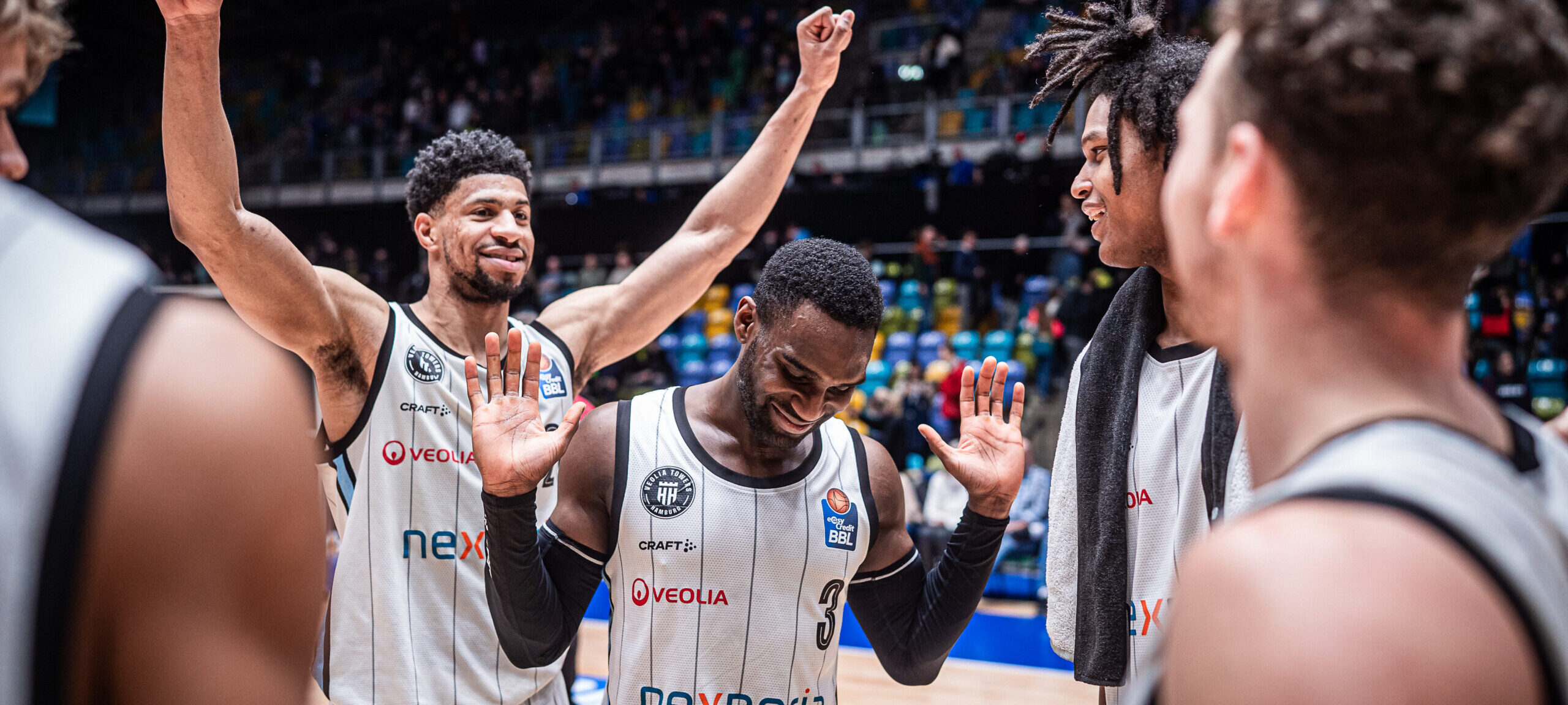 Towers arbeiten sich zum Overtime-Sieg