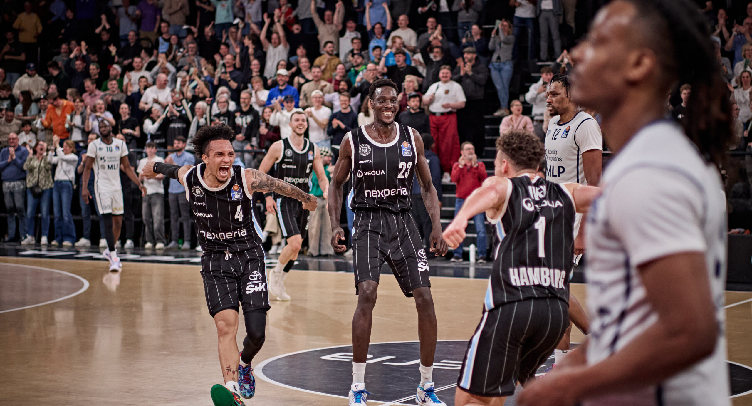 Furioses Finale bringt die Festung Inselpark zum Beben