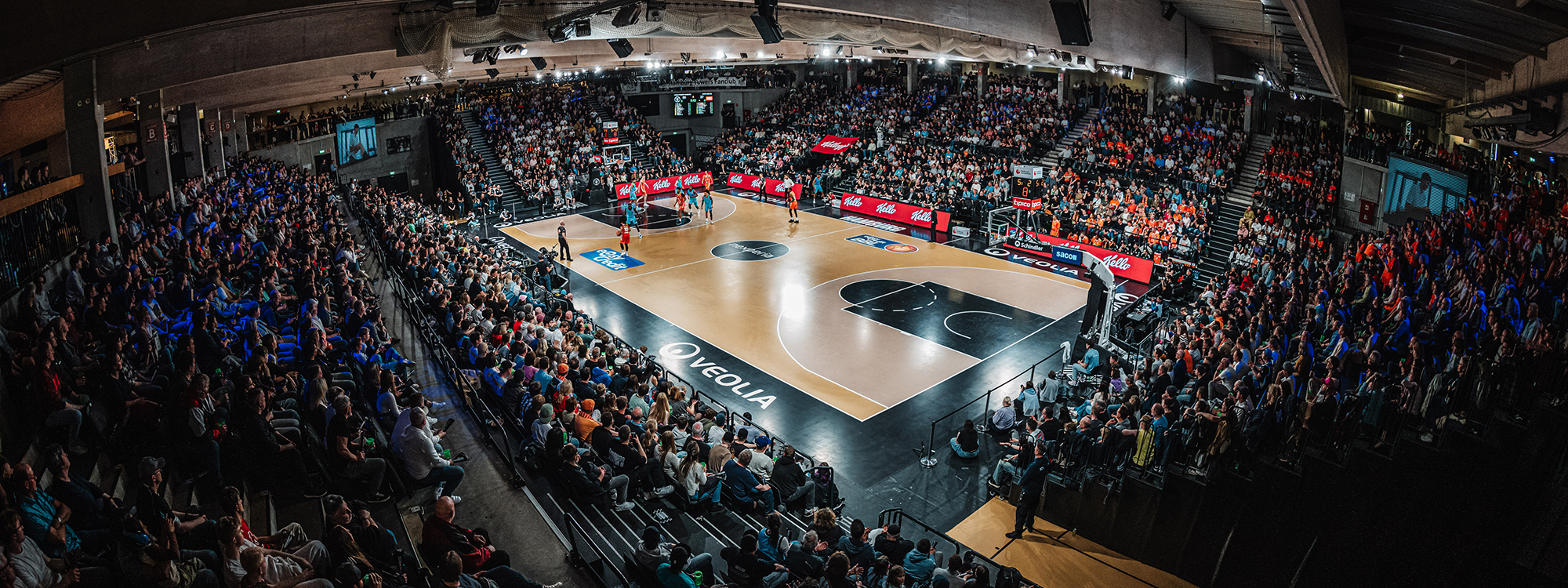 Panorama Inselpark Arena mit Fans